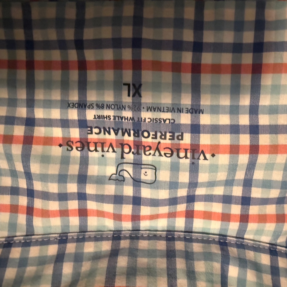Vineyard Vines Performance - Picture 2 of 2